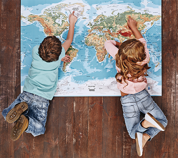 discover-the-world-children-on-world-map